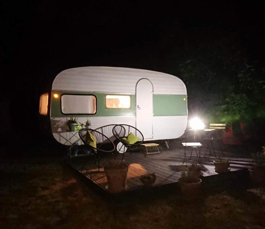 Ma Caravane Dans Les Collines Villeneuve-la-Comptal Ngoại thất bức ảnh